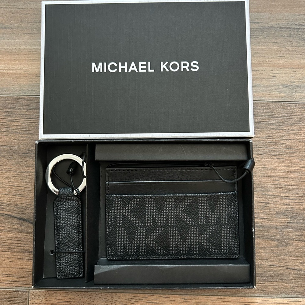 Michael Kors Black Key and Card Holder Sleek Design